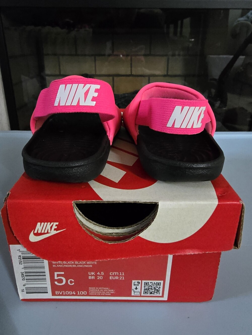 Nike Sunray Protect 2 Toddler Sandals Pink Black White Size 5C With Box